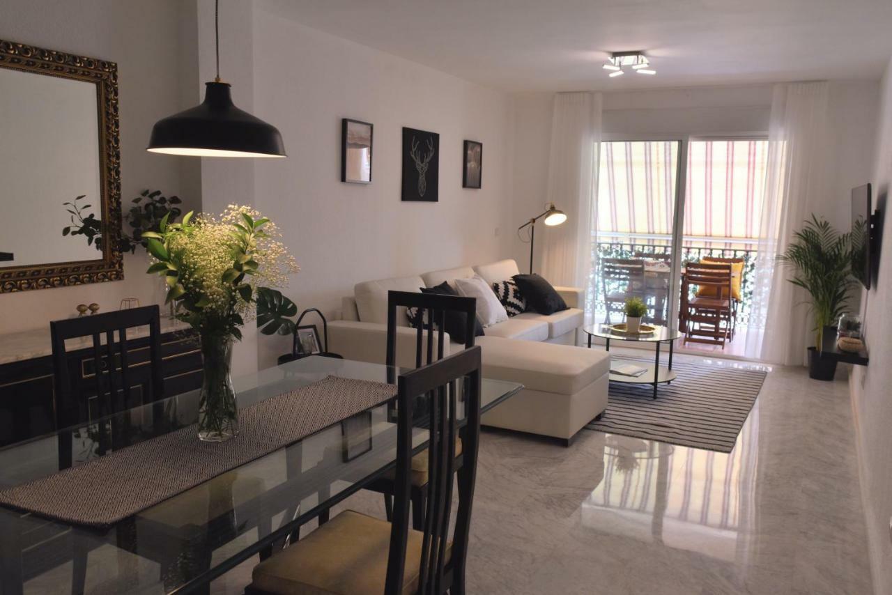 Homely Malaga Don Cristian Con Parking Privado Bagian luar foto