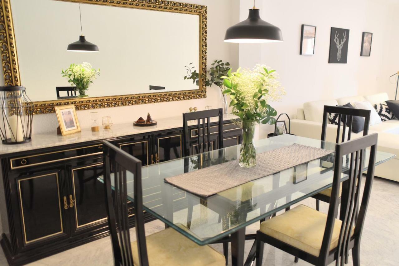 Homely Malaga Don Cristian Con Parking Privado Bagian luar foto