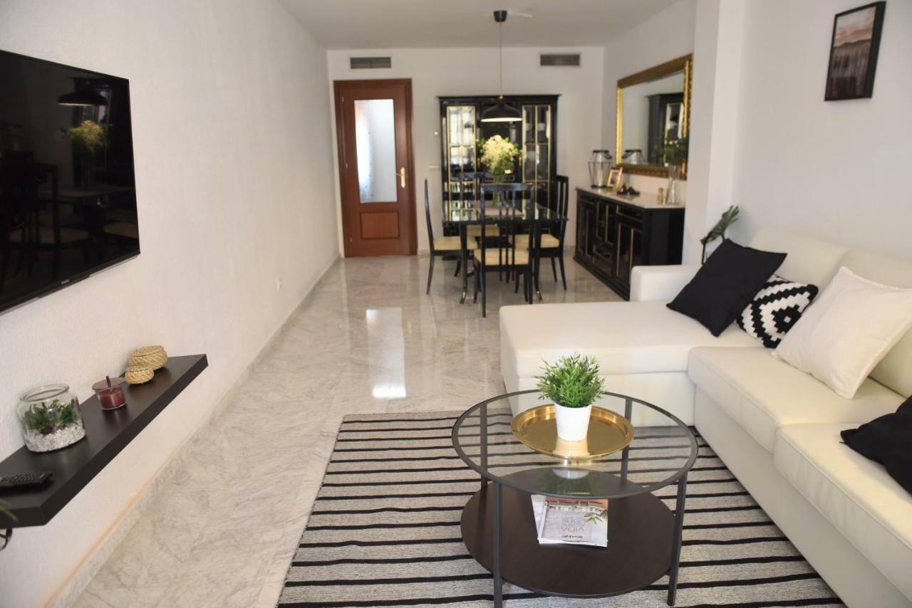 Homely Malaga Don Cristian Con Parking Privado Bagian luar foto