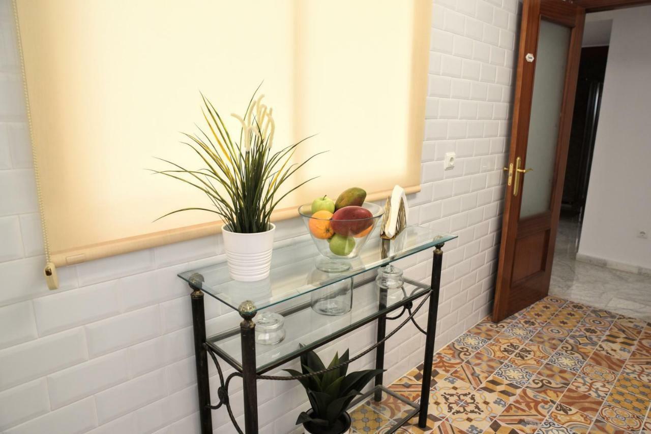 Homely Malaga Don Cristian Con Parking Privado Bagian luar foto
