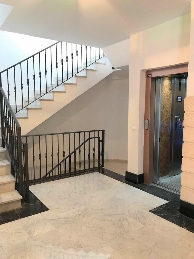 Homely Malaga Don Cristian Con Parking Privado Bagian luar foto